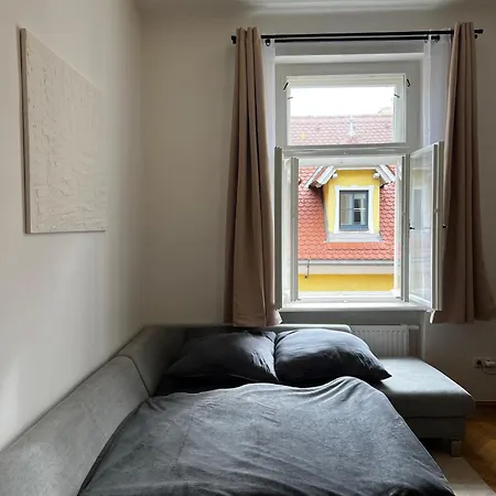 Old Town Vibe & Wave Graz